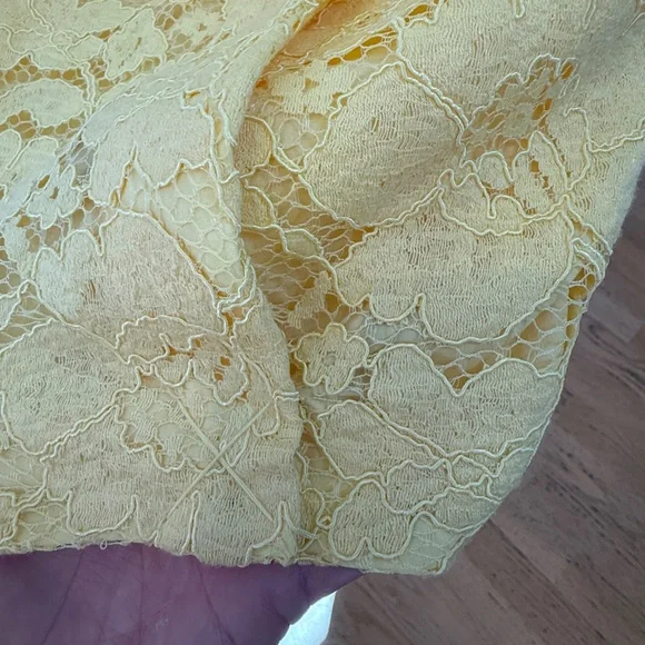 White House Black Market -size 10 - yellow appliqué v-neck sheath dress - NWT - Picture 4 of 7